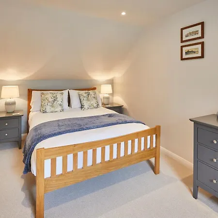 Host & - Breckon Whitby